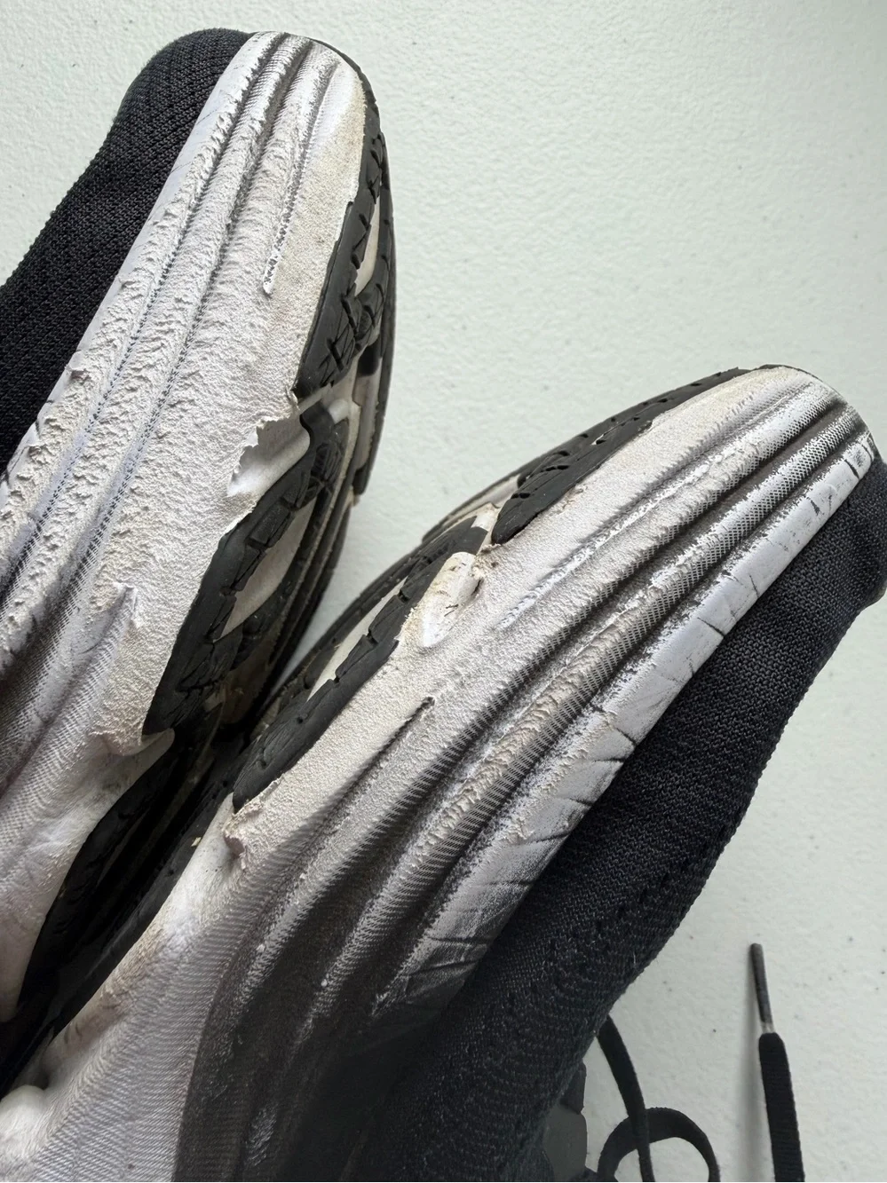 Hoka One One Bondi 8 Womens 10.5D Wide Black White Shoes 1127954 BWHT